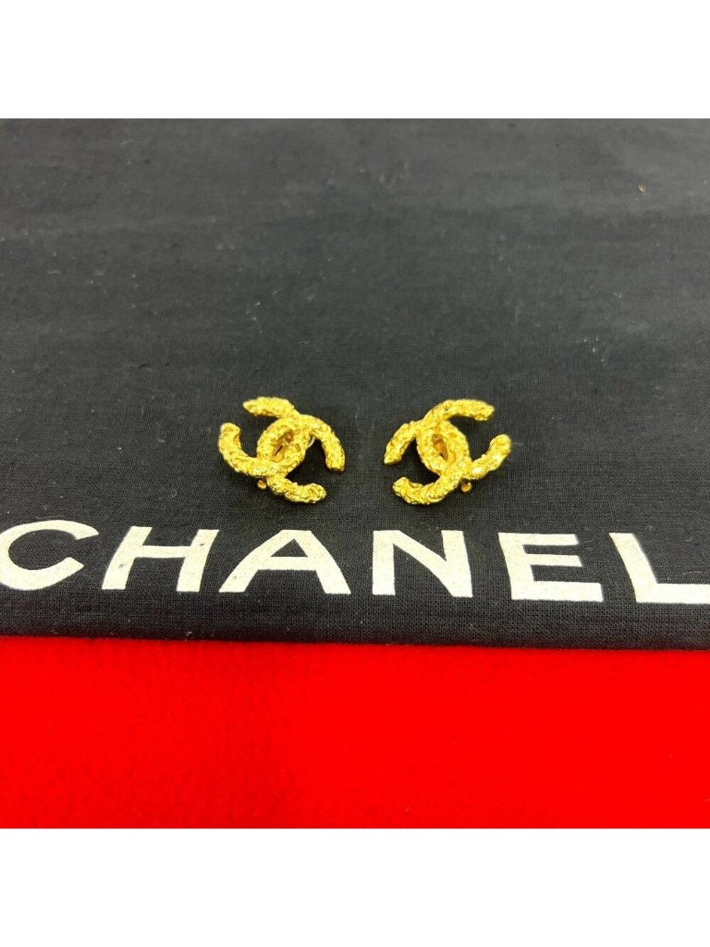 Chanel With Rice 93A Vintage CC Logo Lava Motif Earrings Gold